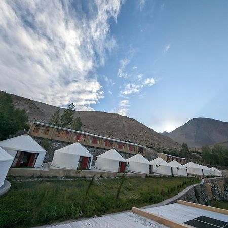 Apex Hotels And Resorts Leyurt Hussaini Karimabad  Exterior foto