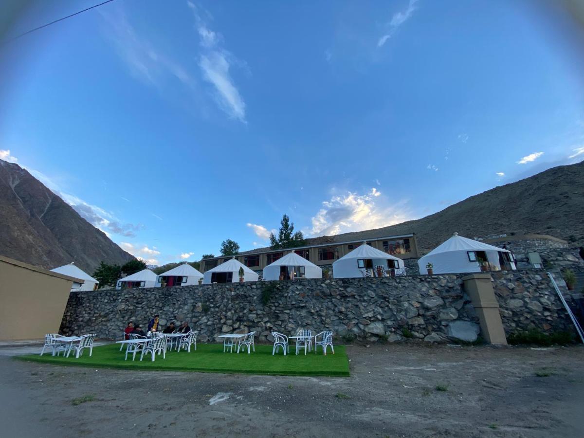 Apex Hotels And Resorts Leyurt Hussaini Karimabad  Exterior foto