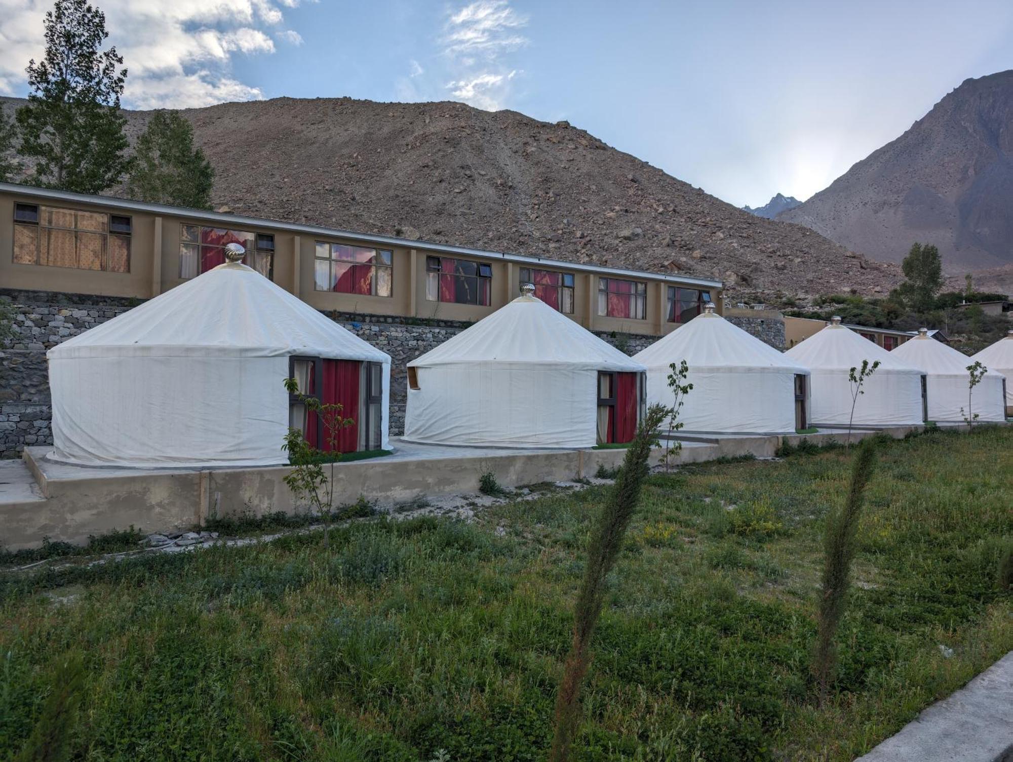 Apex Hotels And Resorts Leyurt Hussaini Karimabad  Exterior foto