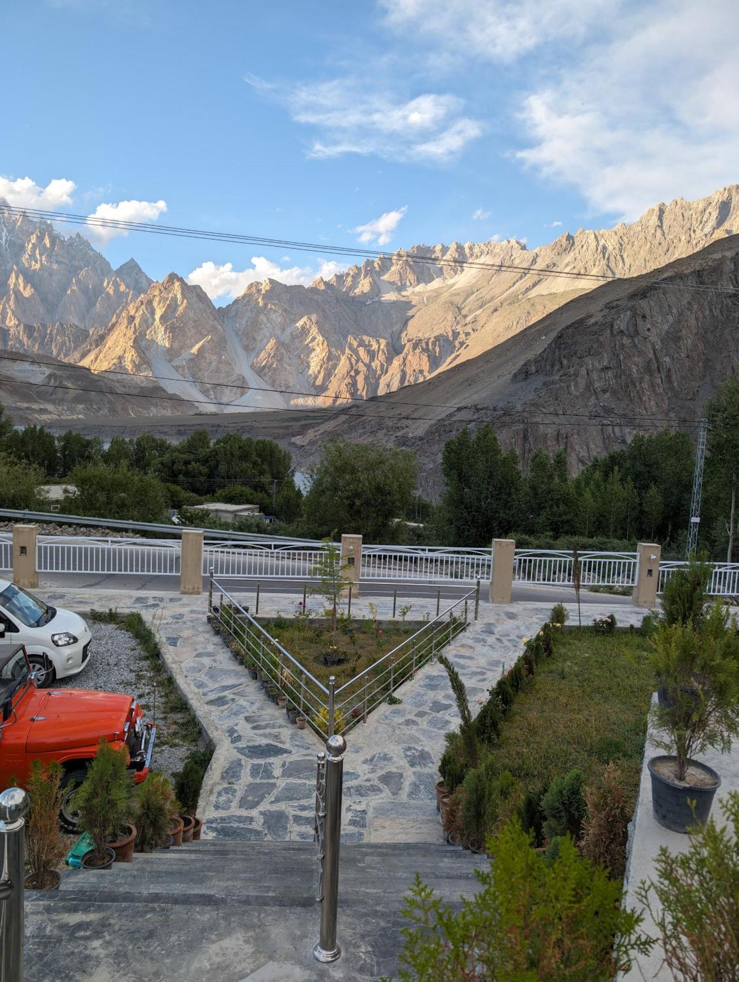 Apex Hotels And Resorts Leyurt Hussaini Karimabad  Exterior foto